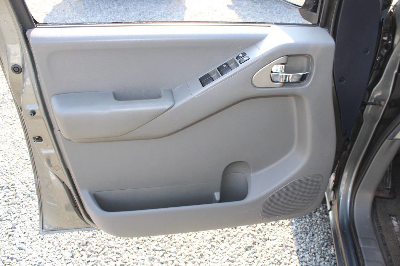 Used 2005 Nissan Frontier SE w/ (P01) Power Pkg AWD/4WD image 20