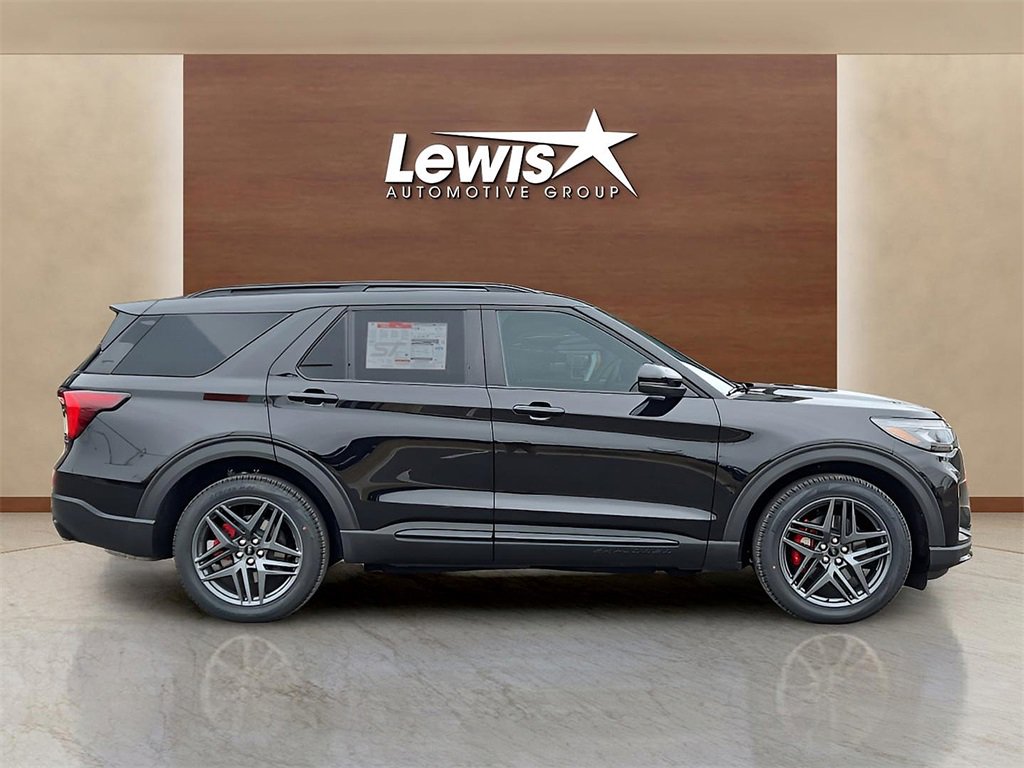Used 2025 Ford Explorer ST image 6