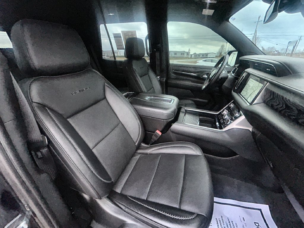 Used 2023 GMC Yukon Denali AWD/4WD image 32