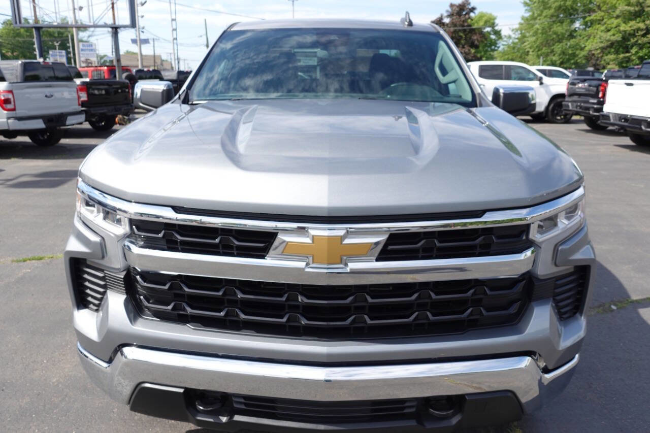 Used 2023 Chevrolet Silverado 1500 LT AWD/4WD image 6