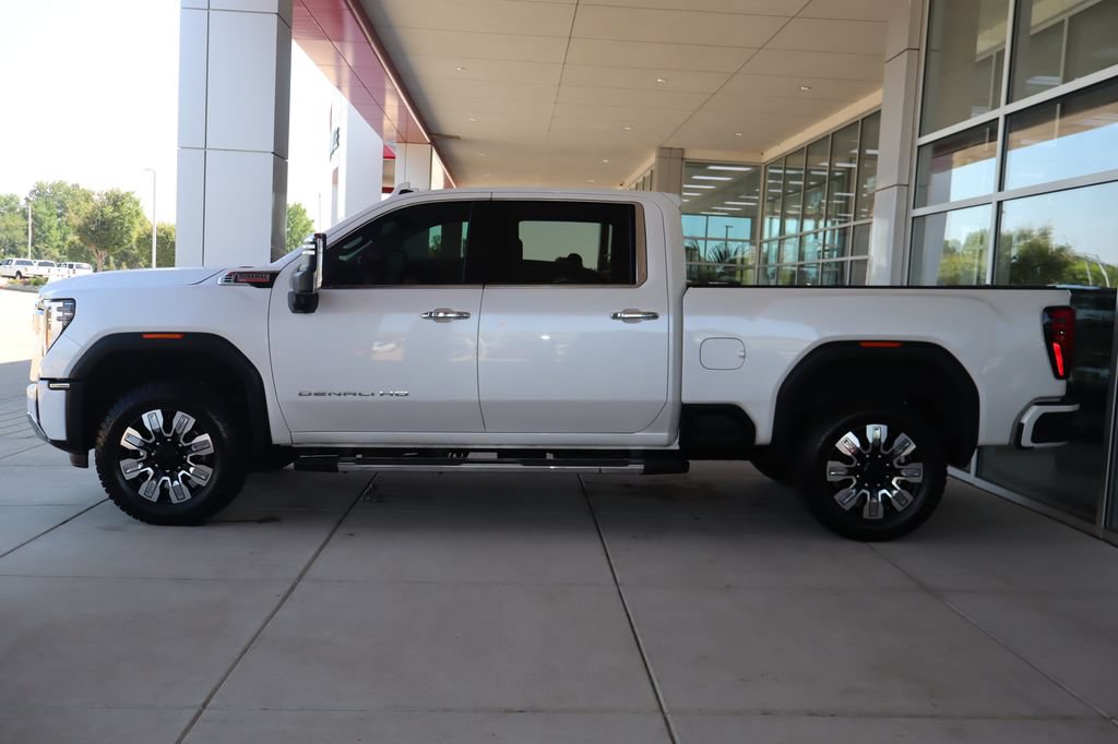 Used 2024 GMC Sierra 2500 Denali w/ Denali Reserve Package AWD/4WD image 4