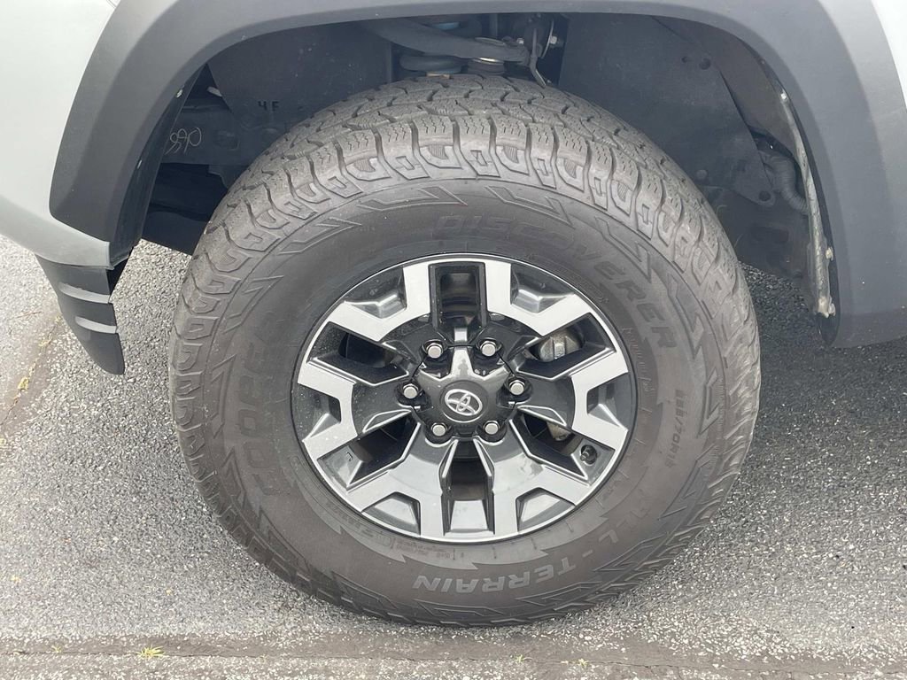 Used 2022 Toyota Tacoma TRD Off-Road w/ TRD Premium Off Road Package image 12