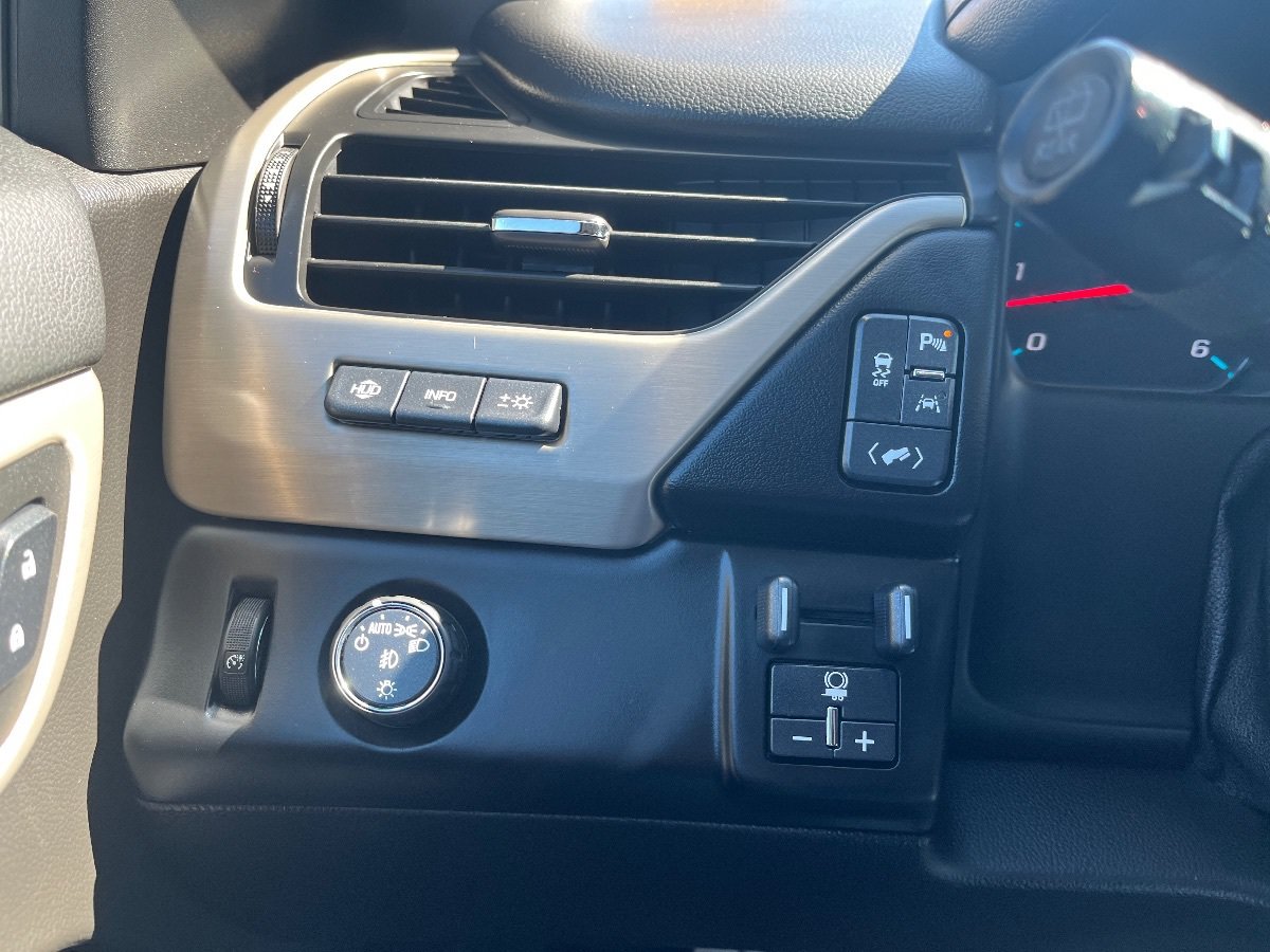 Used 2018 GMC Yukon Denali w/ Open Road Package RWD image 21