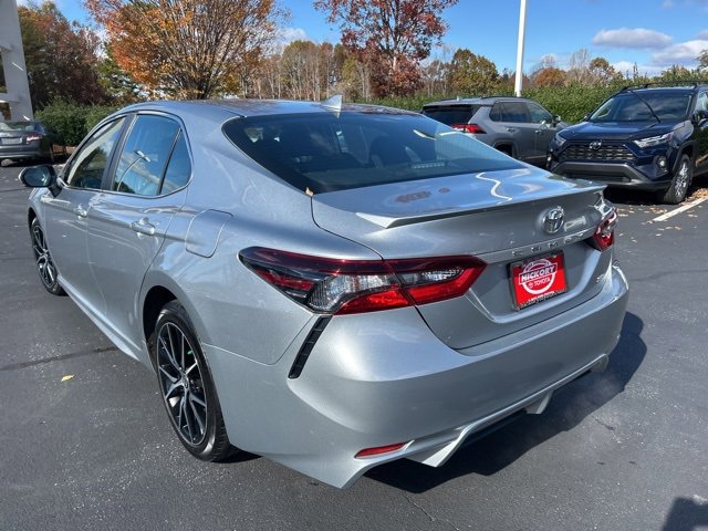 Used 2023 Toyota Camry SE image 7