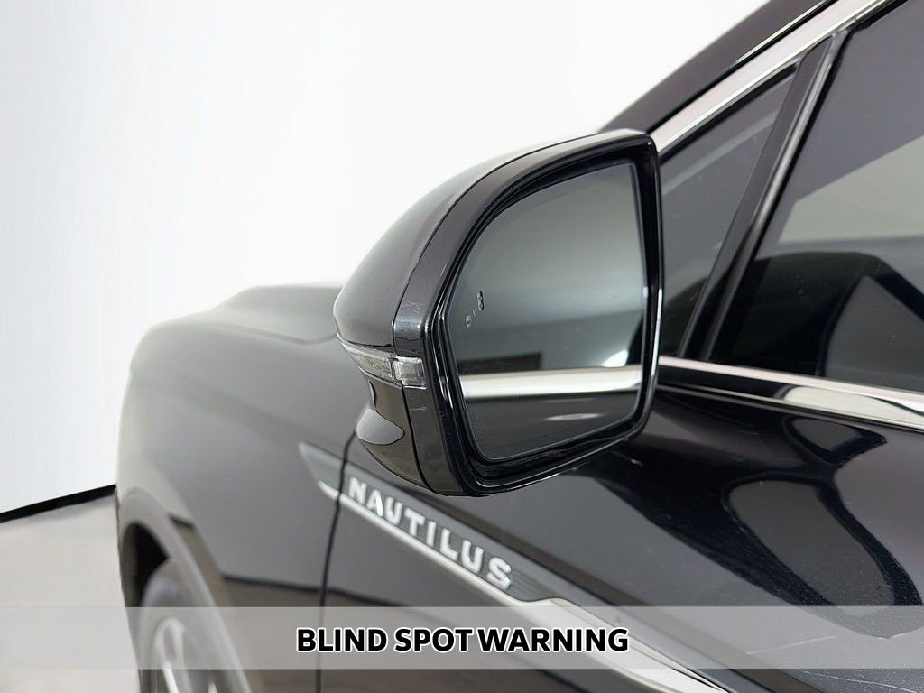 Used 2022 Lincoln Nautilus Reserve image 5