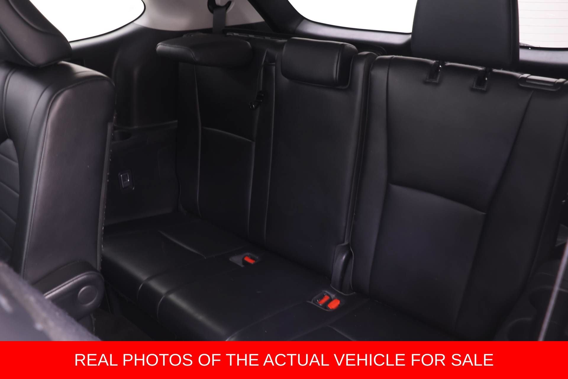 Used 2023 Toyota Highlander XLE AWD/4WD image 14