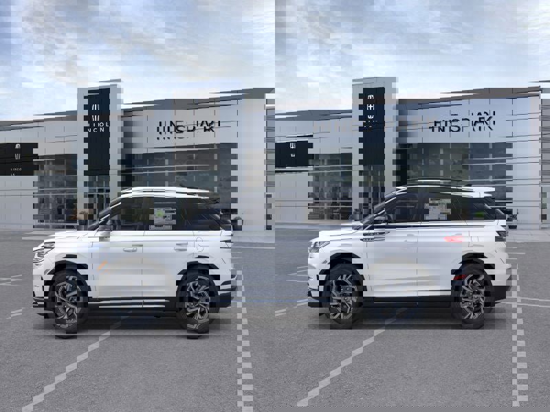 New 2026 Lincoln Corsair Premiere image 3