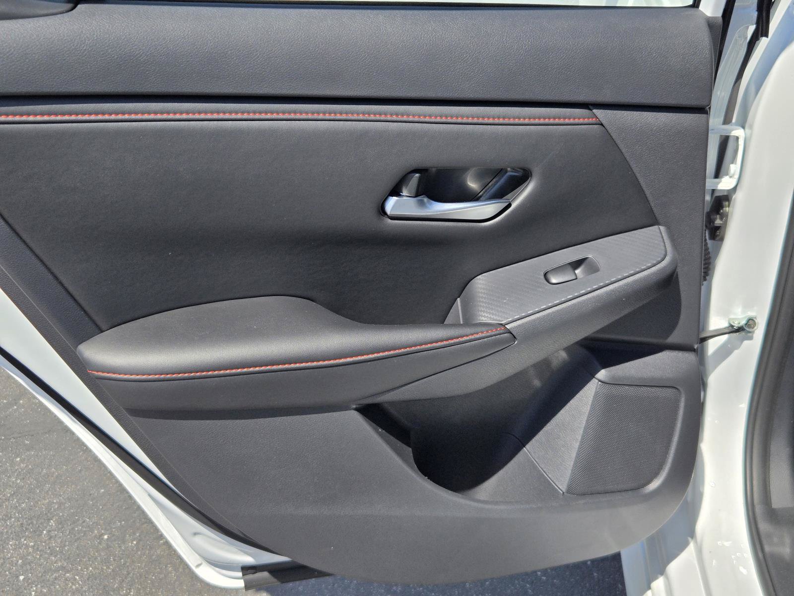 Used 2025 Nissan Sentra SR FWD image 27
