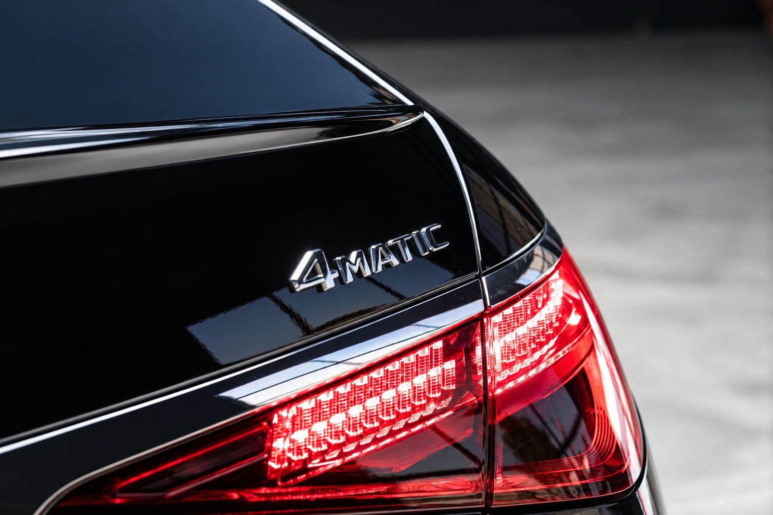 Used 2022 Mercedes-Benz S 500 4MATIC w/ AMG Line Package image 19