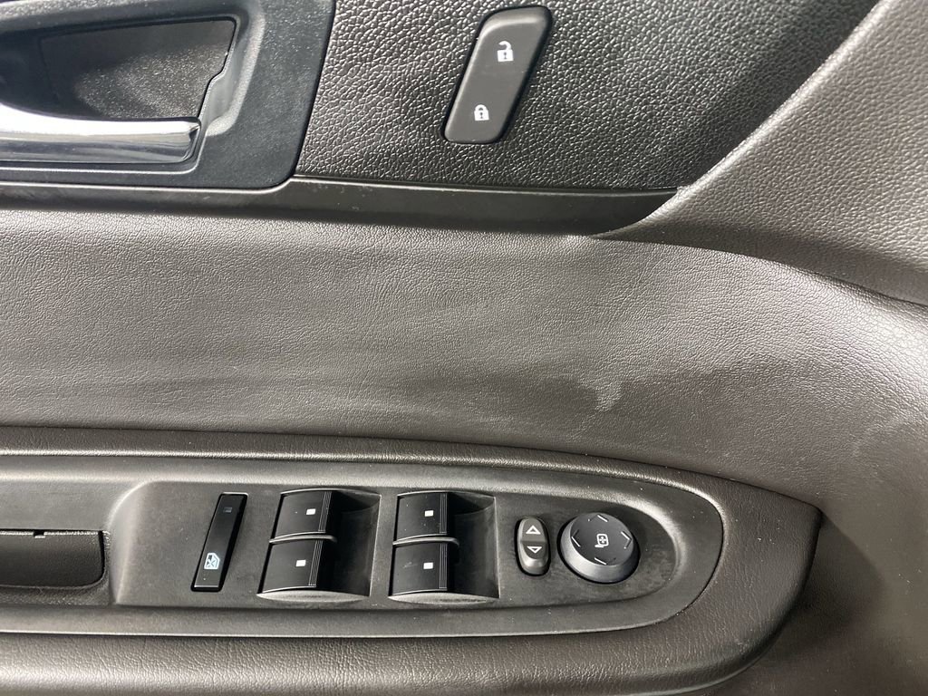 Used 2016 Chevrolet Traverse LT w/ Traveler's Package image 24