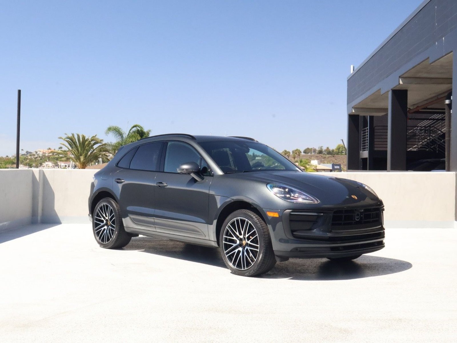 Certified 2026 Porsche Macan AWD/4WD image 7
