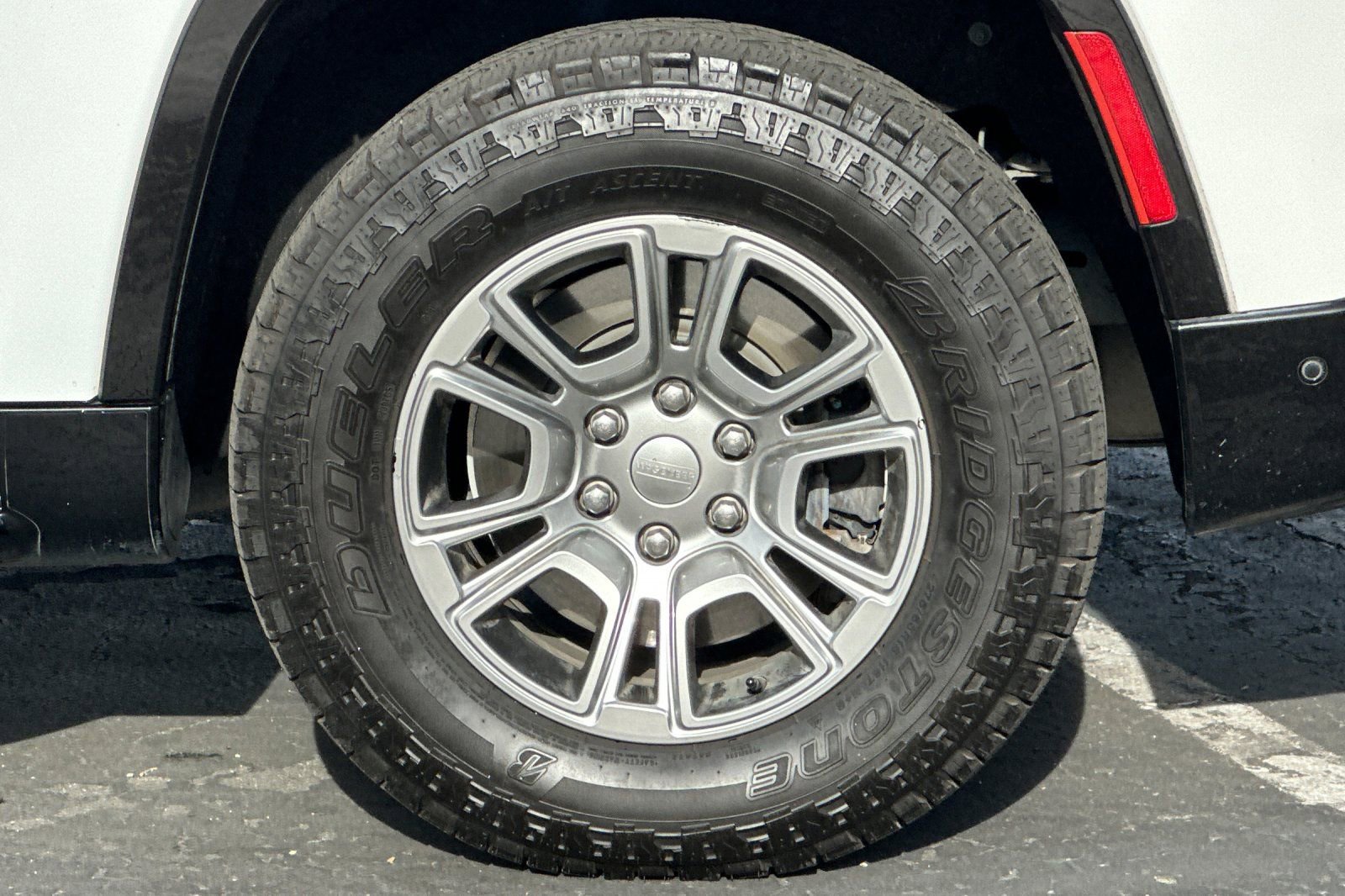 Used 2023 Jeep Wagoneer 4WD w/ Convenience Group I image 46