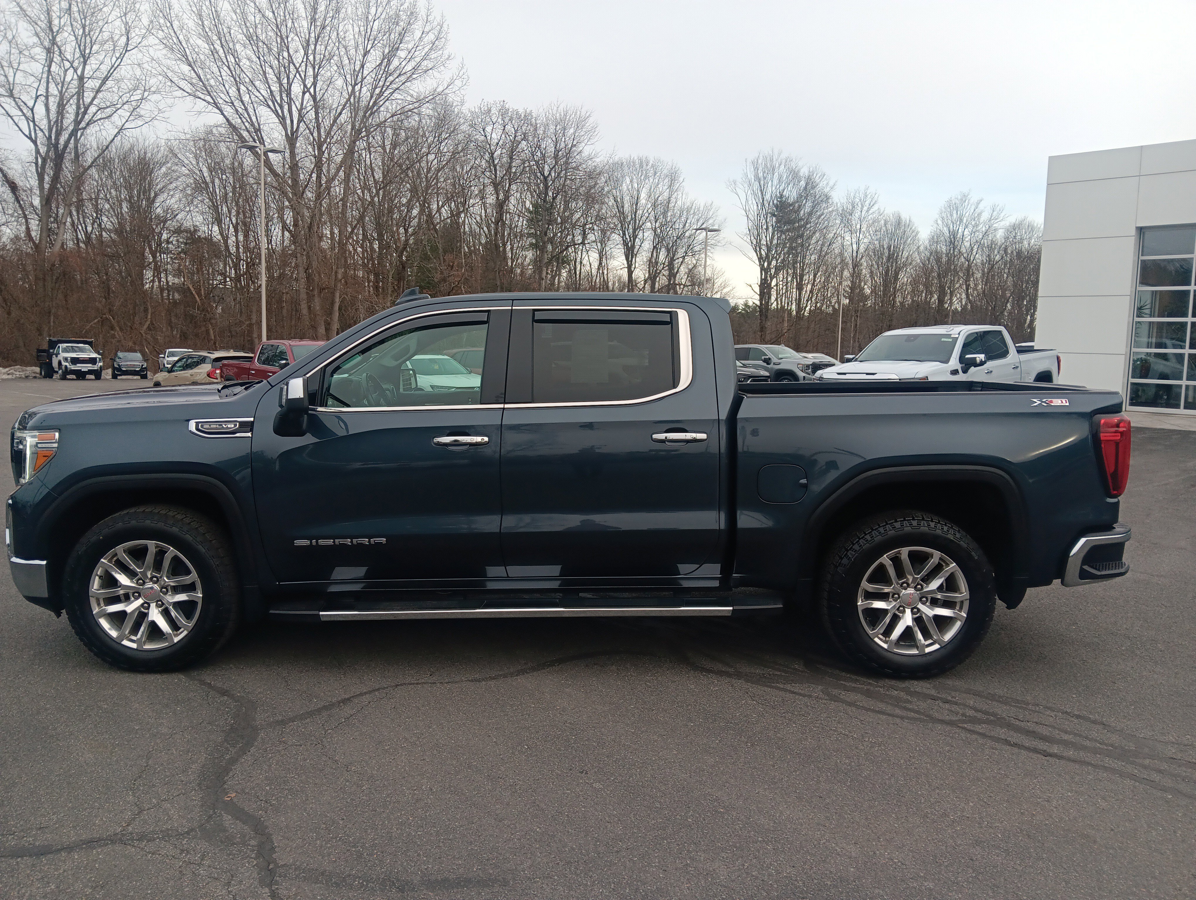 Used 2021 GMC Sierra 1500 SLT w/ SLT Convenience Package image 2