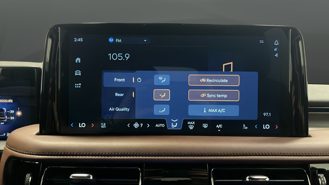 Used 2025 Lincoln Aviator Reserve AWD/4WD image 18