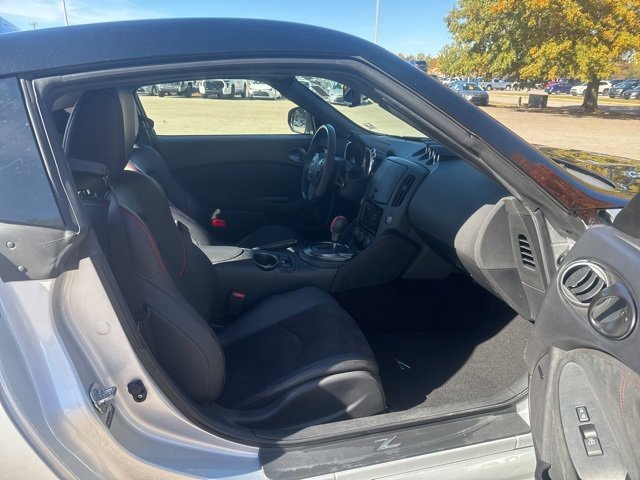 Used 2020 Nissan 370Z image 10
