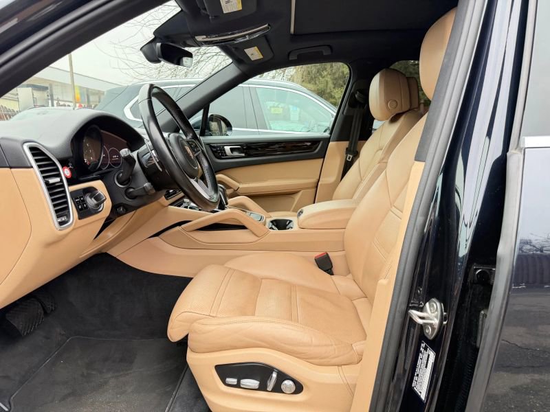 Used 2019 Porsche Cayenne AWD/4WD image 11