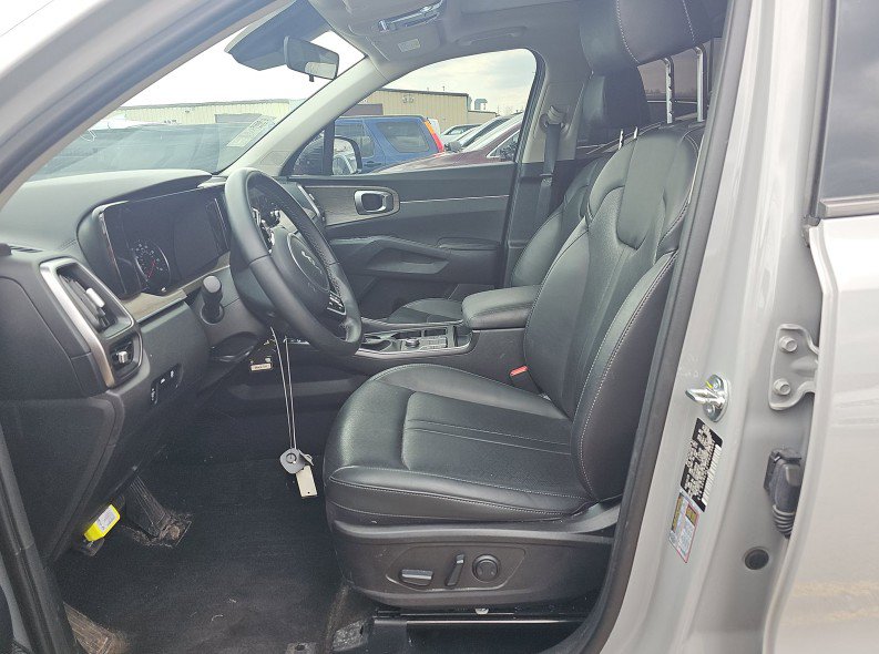 Used 2023 Kia Sorento S w/ Panoramic Sunroof Package AWD/4WD image 6