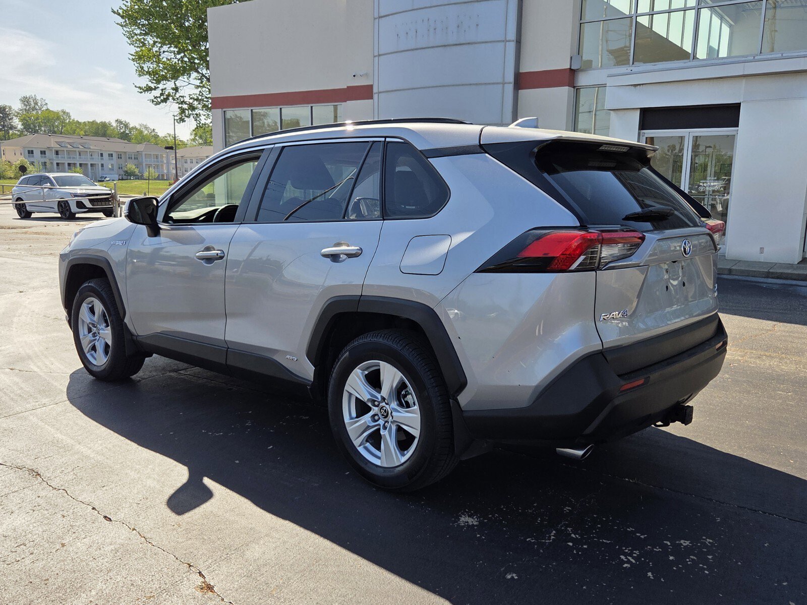 Used 2019 Toyota RAV4 XLE image 7