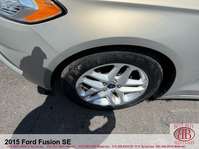 Used 2015 Ford Fusion SE FWD image 9