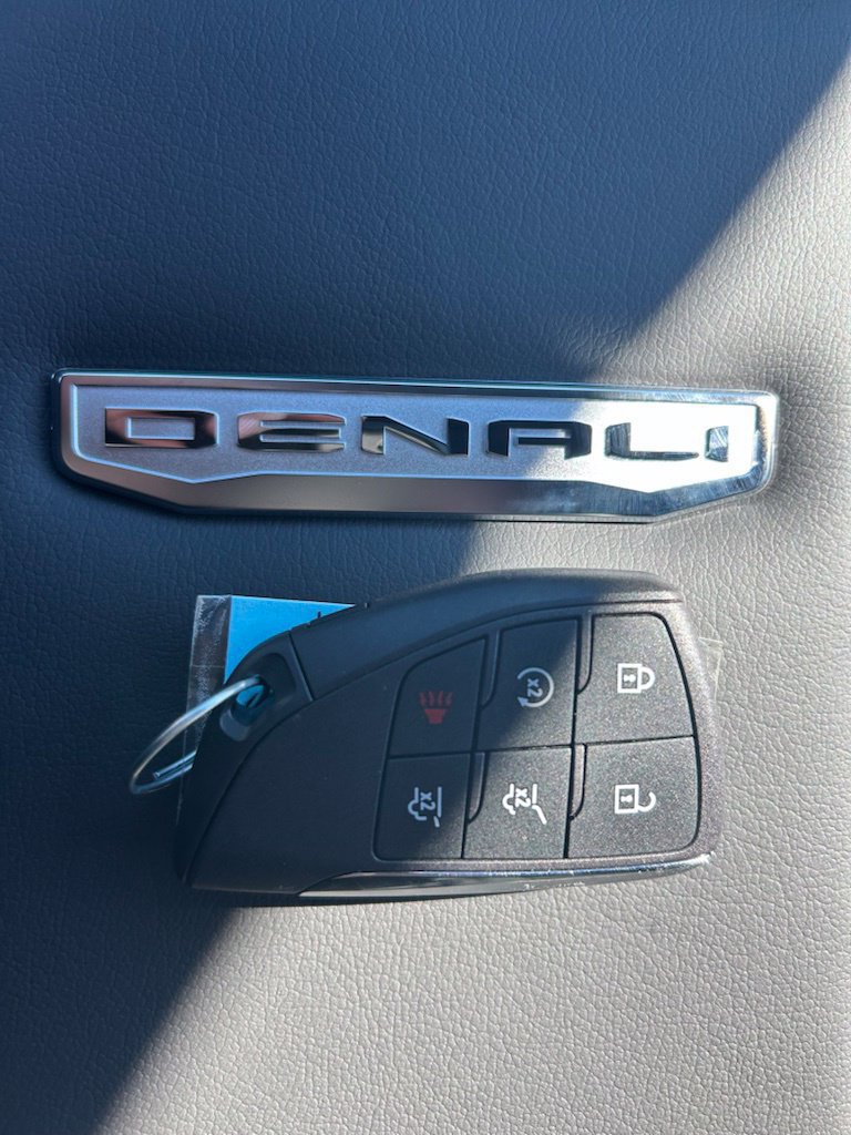 New 2026 GMC Yukon XL Denali w/ Denali Reserve Package AWD/4WD image 28
