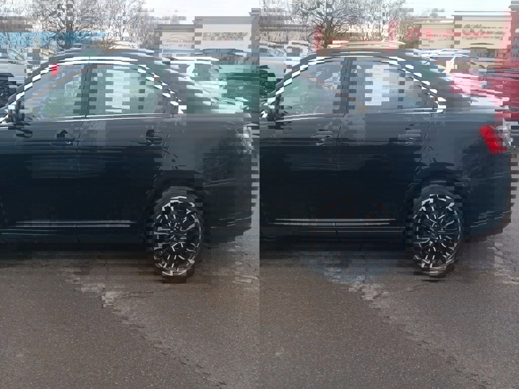 Used 2018 Ford Taurus Limited image 7