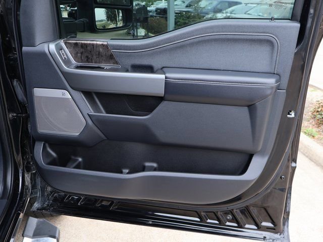 Certified 2025 Ford F350 Lariat w/ Chrome Package image 20