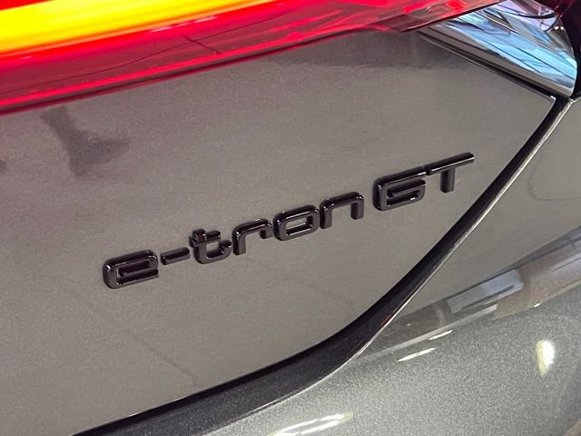 Used 2022 Audi RS e-tron GT image 39