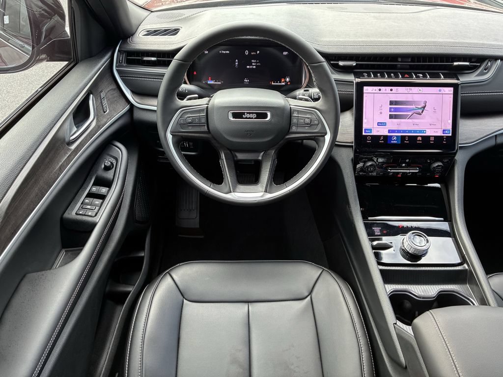 New 2025 Jeep Grand Cherokee Limited AWD/4WD image 14