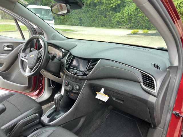Used 2022 Chevrolet Trax LT w/ Driver Confidence Package AWD/4WD image 29