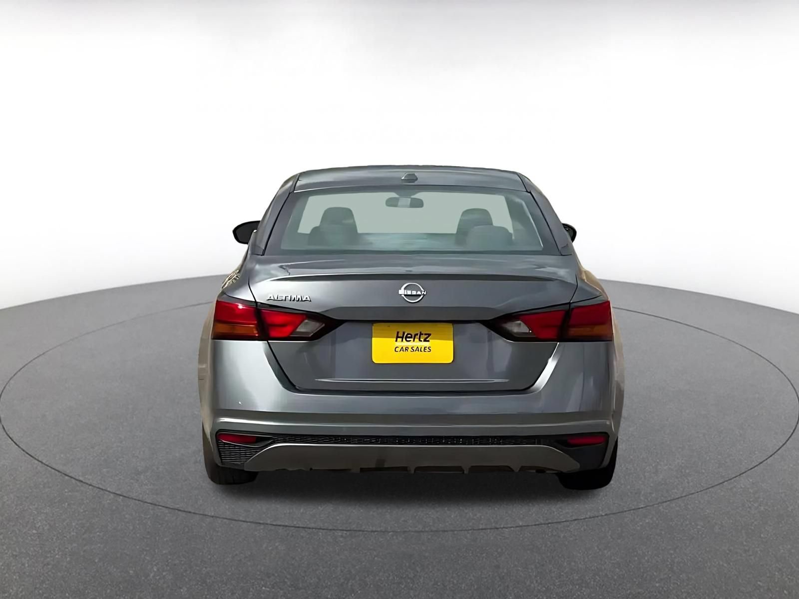 Used 2025 Nissan Altima 2.5 SV FWD image 12
