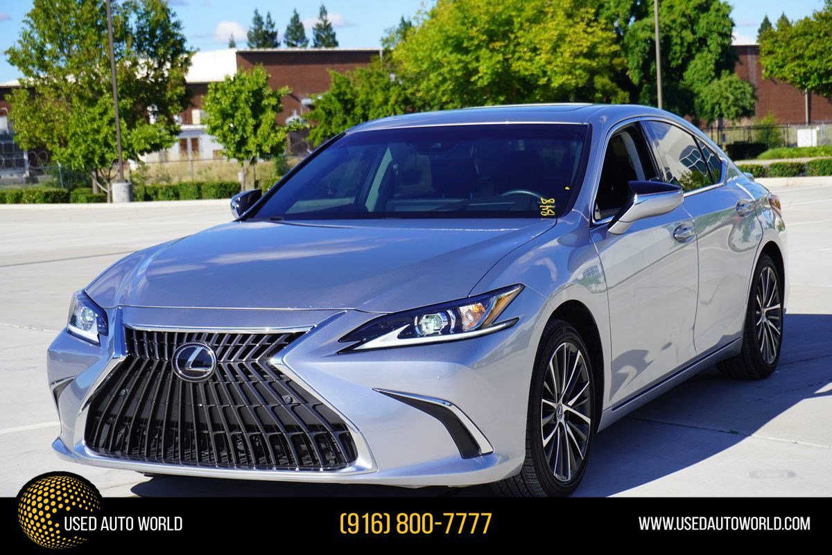 Used 2025 Lexus ES 300h w/ Premium Package FWD image 1