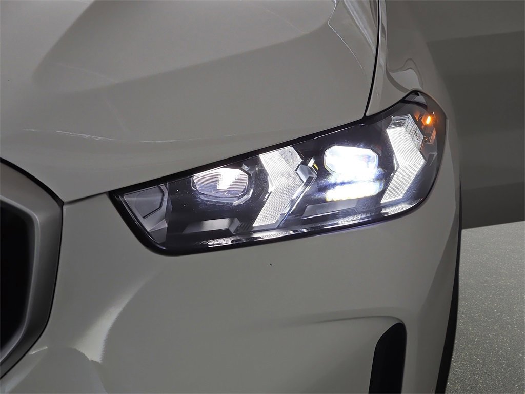 Used 2024 BMW X5 xDrive50e w/ Parking Assistance Package image 33