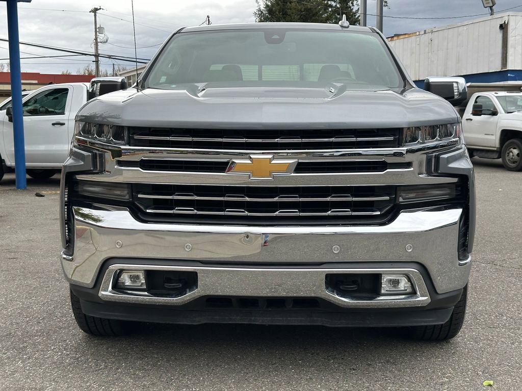 Used 2019 Chevrolet Silverado 1500 LTZ w/ LTZ Premium Package AWD/4WD image 3