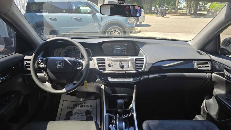 Used 2017 Honda Accord LX image 13