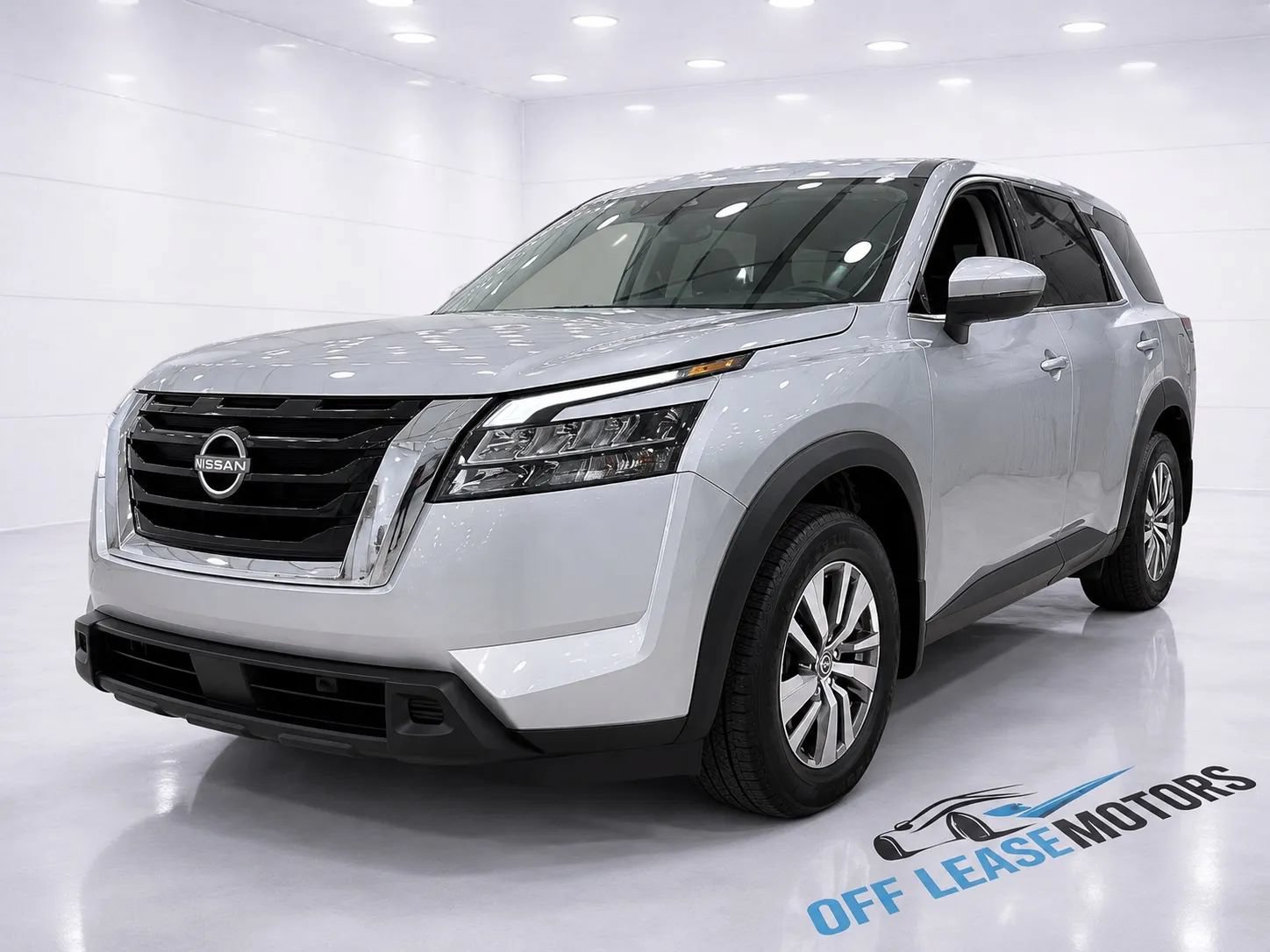 Used 2024 Nissan Pathfinder S AWD/4WD image 1