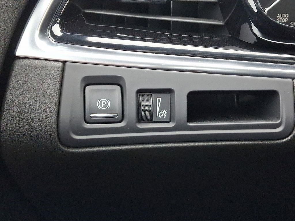 Certified 2025 Cadillac XT6 Luxury image 27