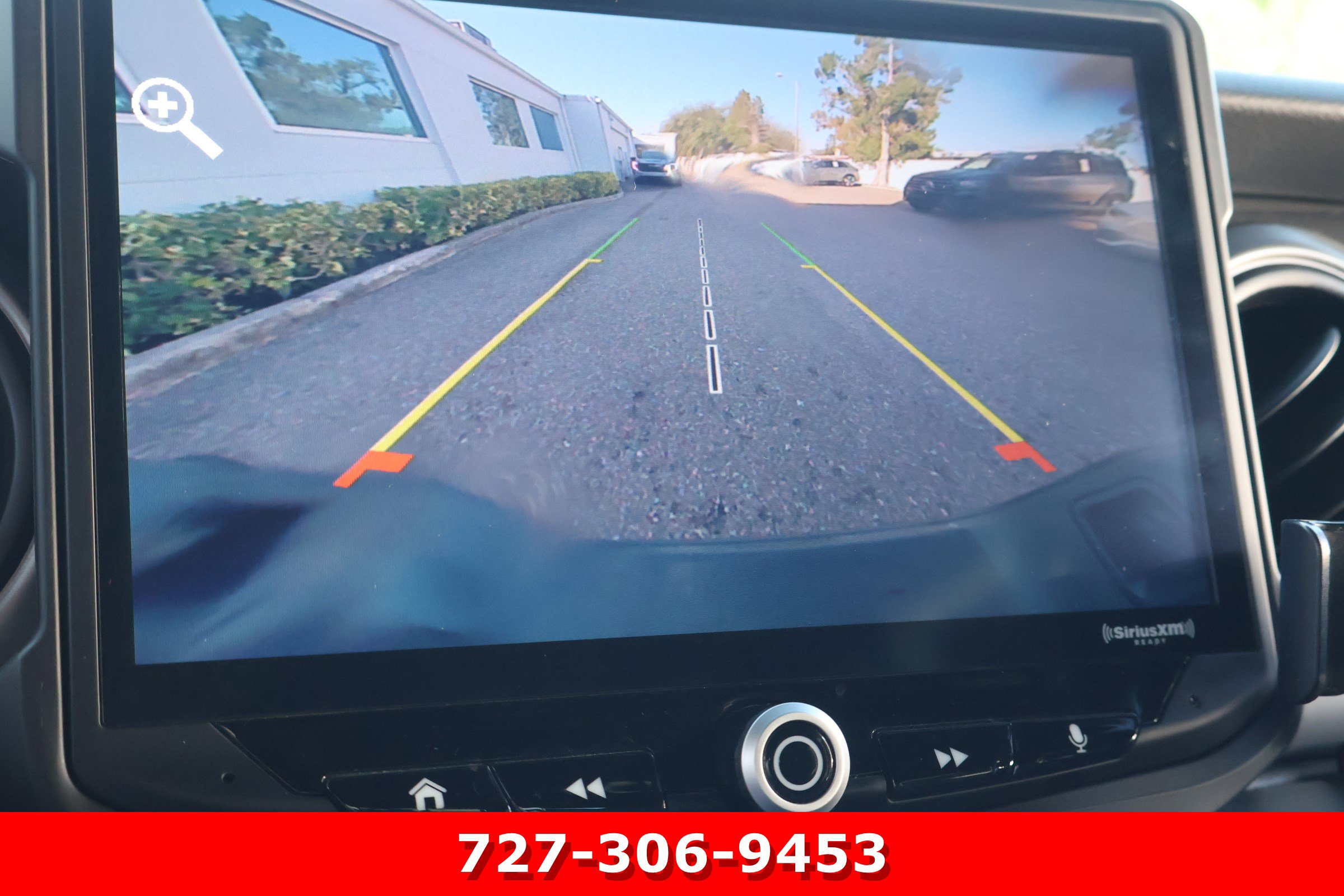 Used 2021 Jeep Gladiator Willys image 4