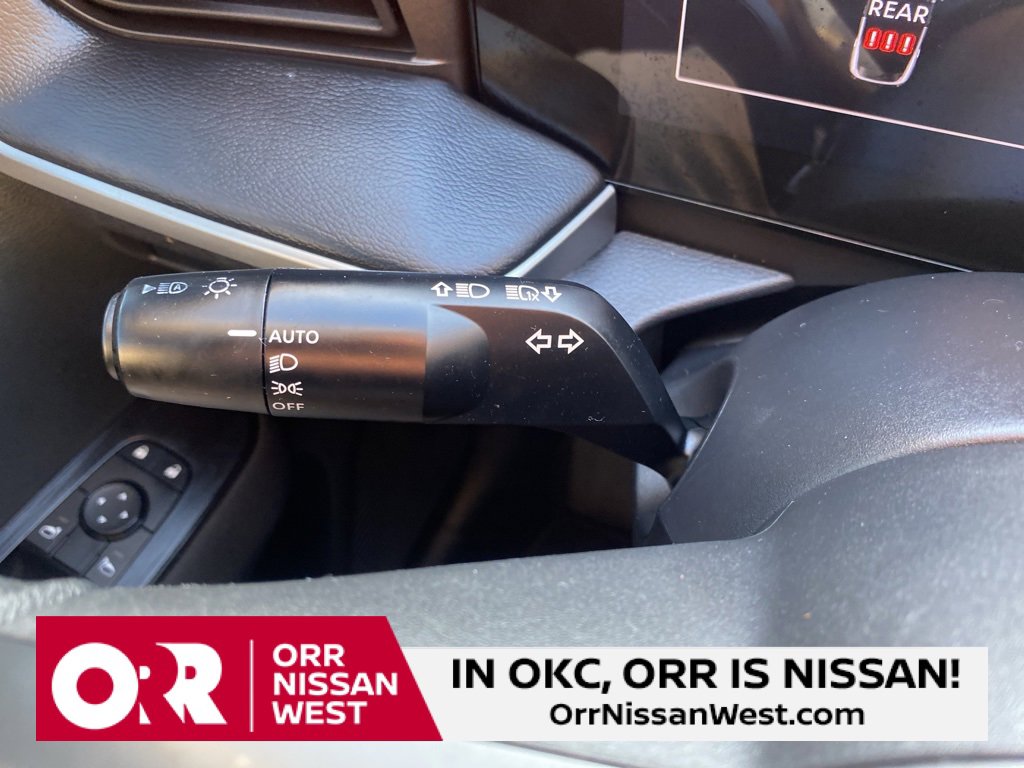 Used 2025 Nissan Kicks S image 28