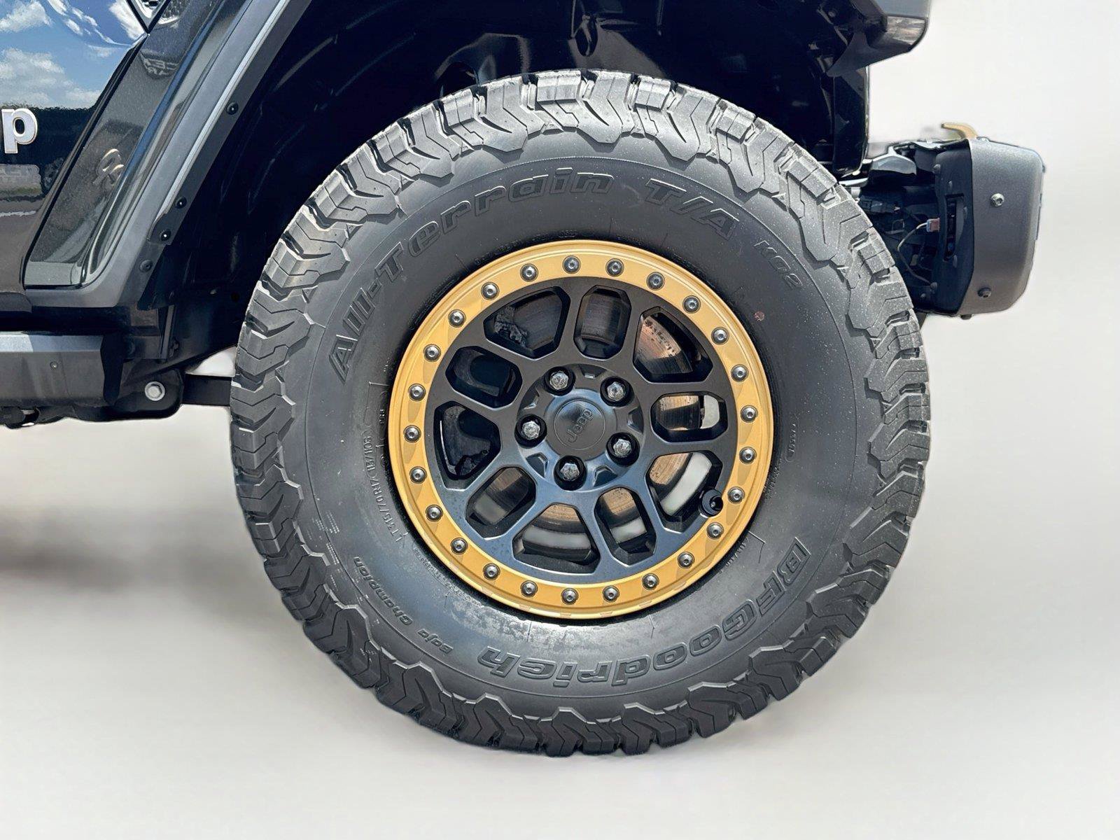 Used 2022 Jeep Wrangler Unlimited Rubicon w/ Xtreme Recon 35" Tire Package AWD/4WD image 39