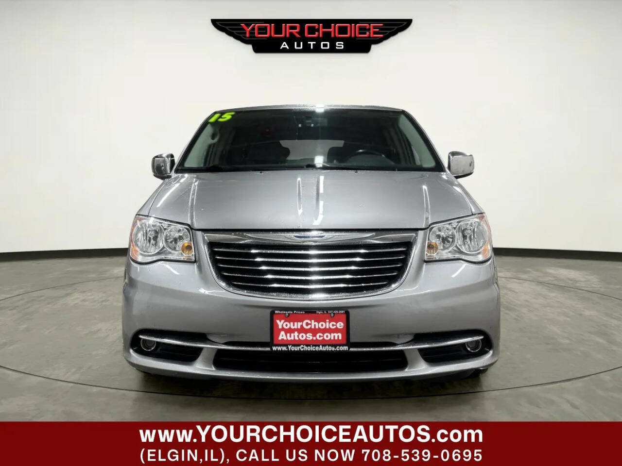 Used 2015 Chrysler Town & Country Touring-L w/ Driver Convenience Group image 8