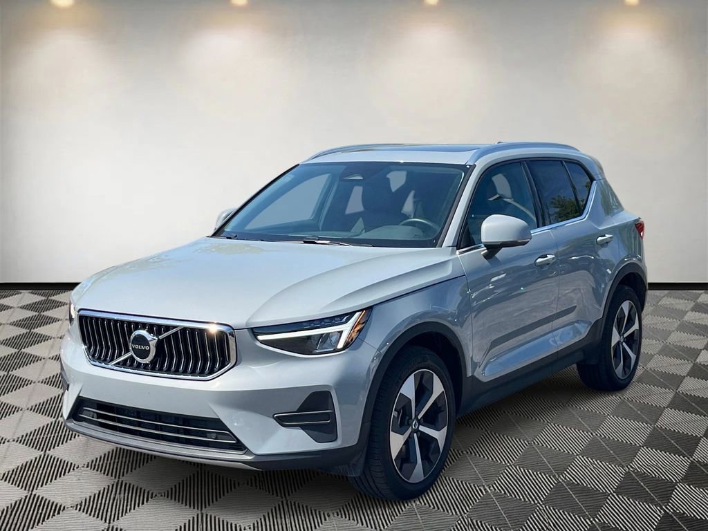 Certified 2025 Volvo XC40 B5 Core w/ Protection Package Premier image 7