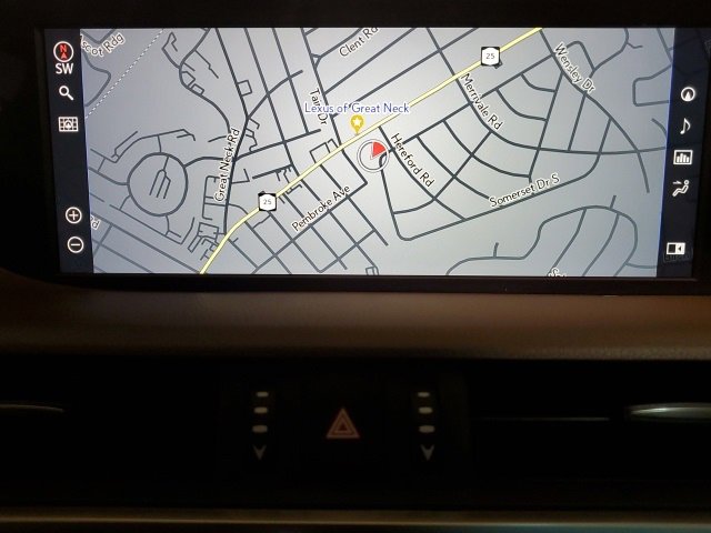 Used 2021 Lexus ES 300h w/ Premium Package image 17