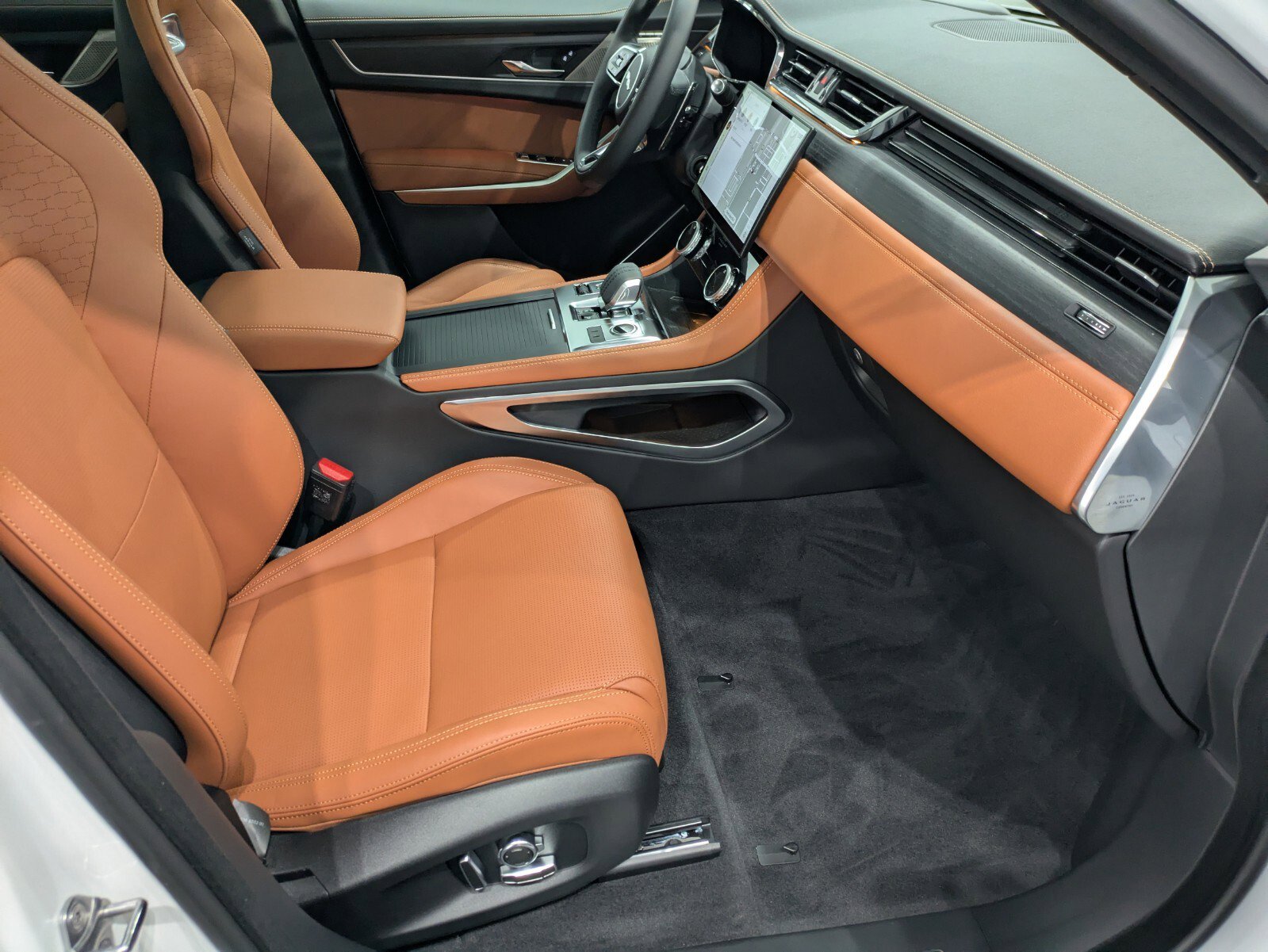 New 2026 Jaguar F-PACE R-Dynamic S image 21