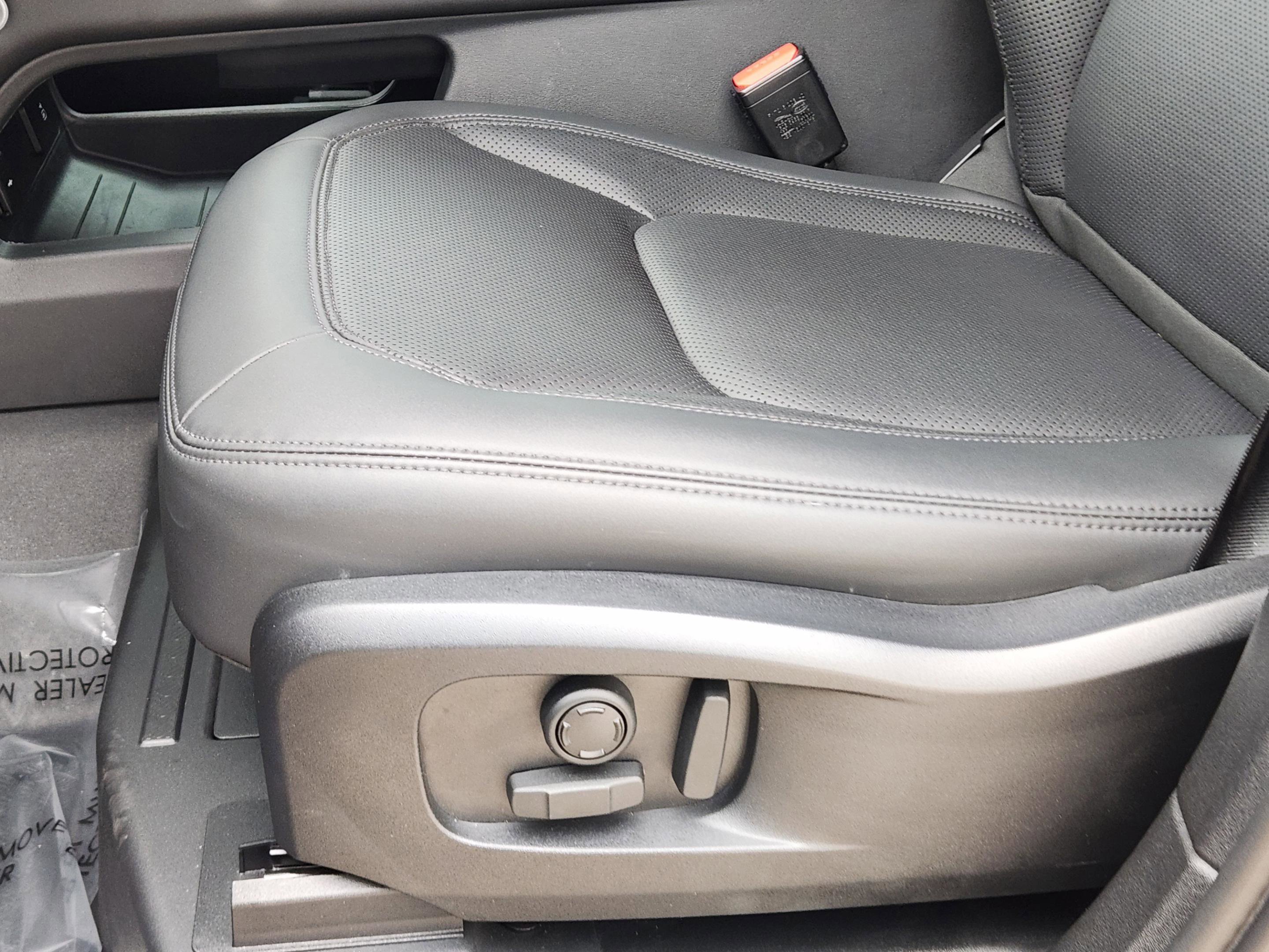 Certified 2025 Land Rover Defender 110 S image 19