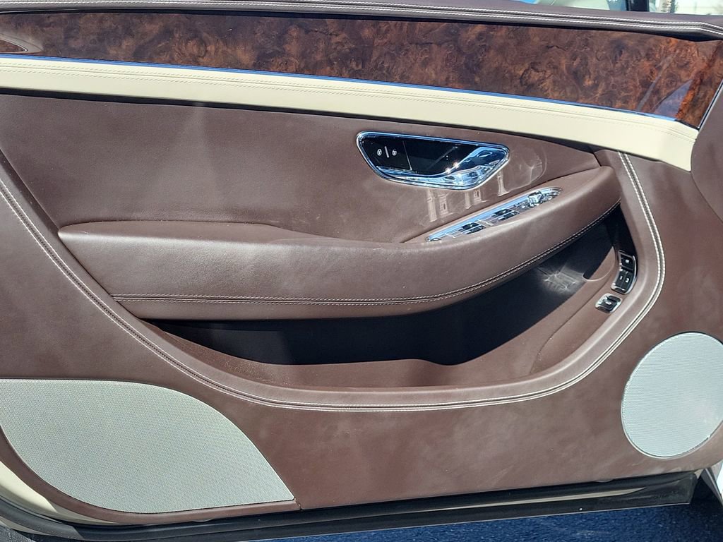 Used 2020 Bentley Continental GT image 9