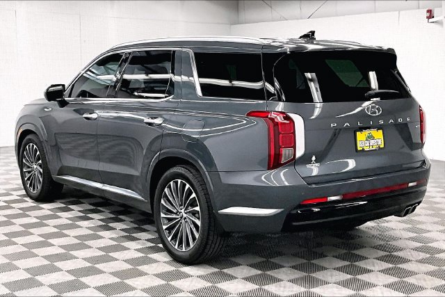 Used 2023 Hyundai Palisade Calligraphy AWD/4WD image 2