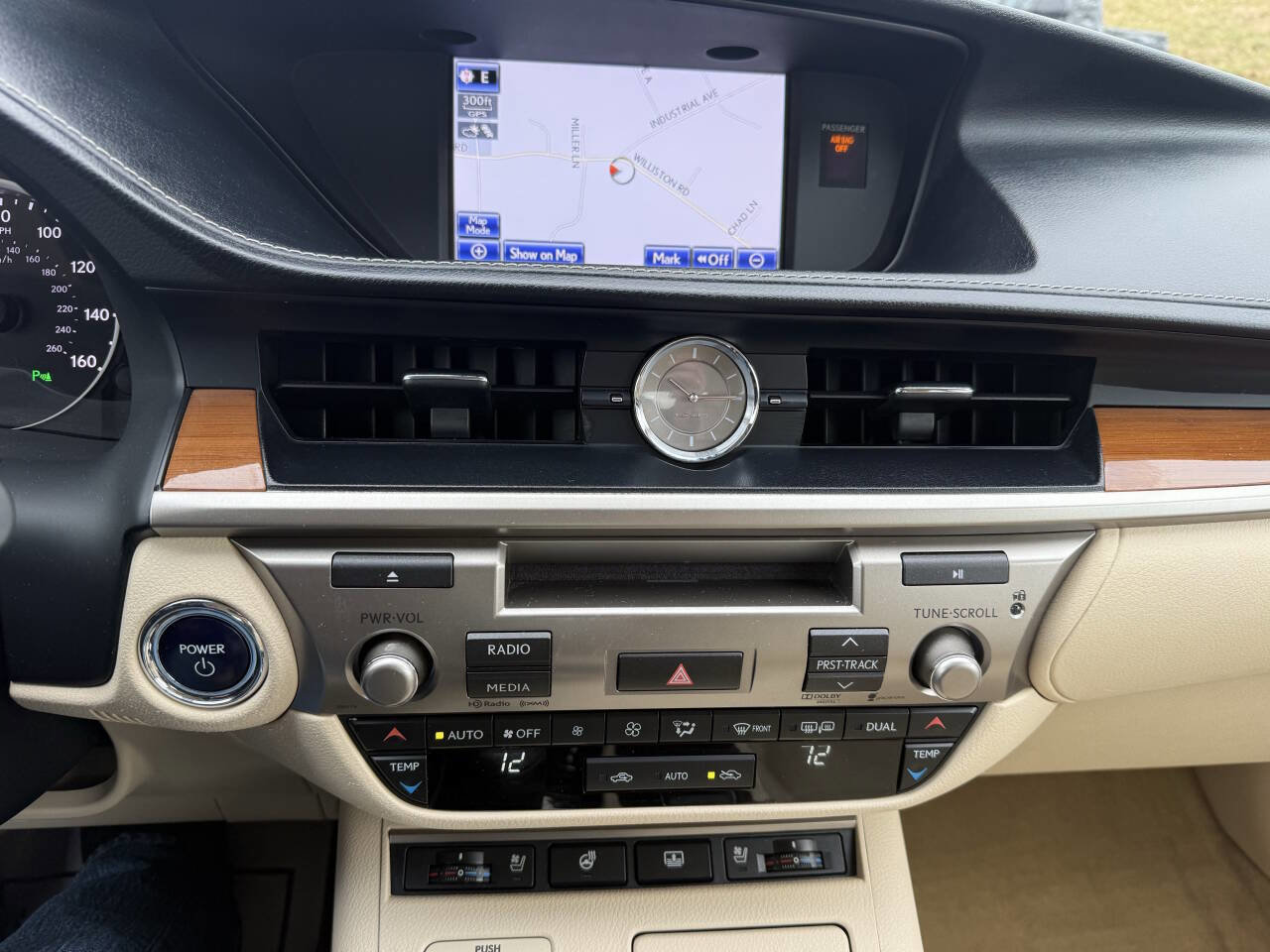 Used 2013 Lexus ES 300h Base 4dr Sedan image 21