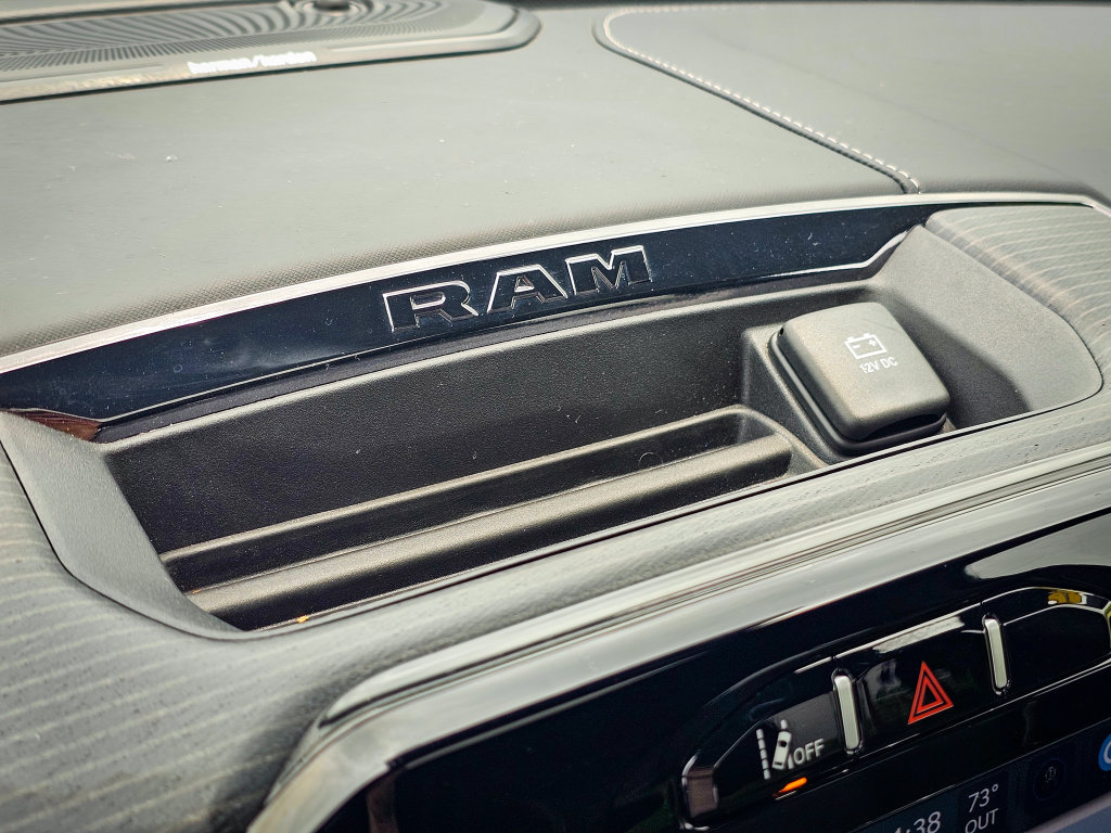 Used 2024 RAM 3500 Limited AWD/4WD image 27