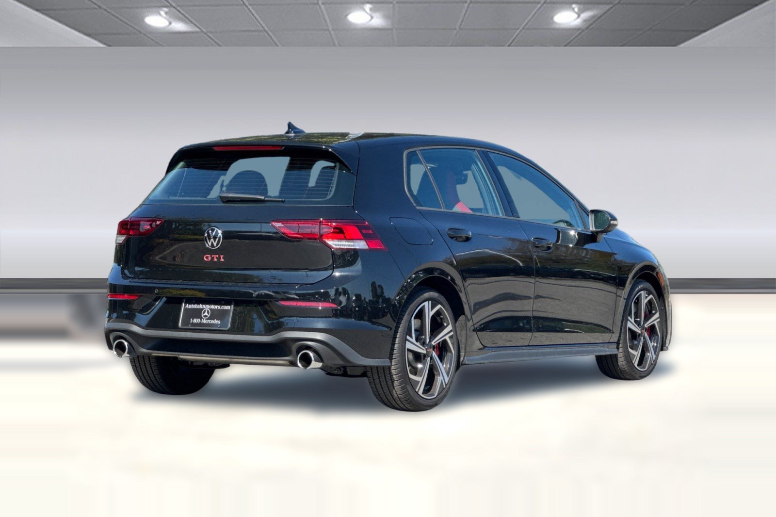 Used 2026 Volkswagen Golf SE FWD image 9