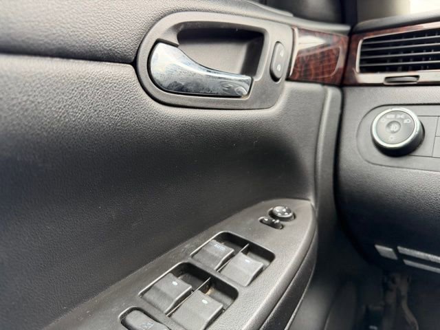 Used 2013 Chevrolet Impala LTZ image 16